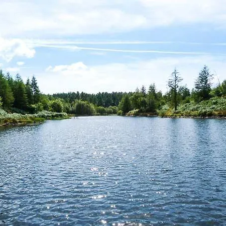 Hullet Hall * Lakeside