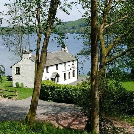 Hullet Hall * Lakeside